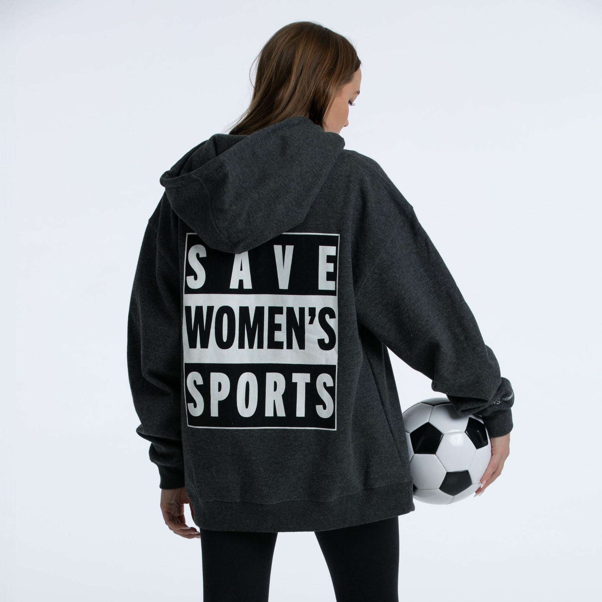 Athlete is 5'6" and is wearing size M