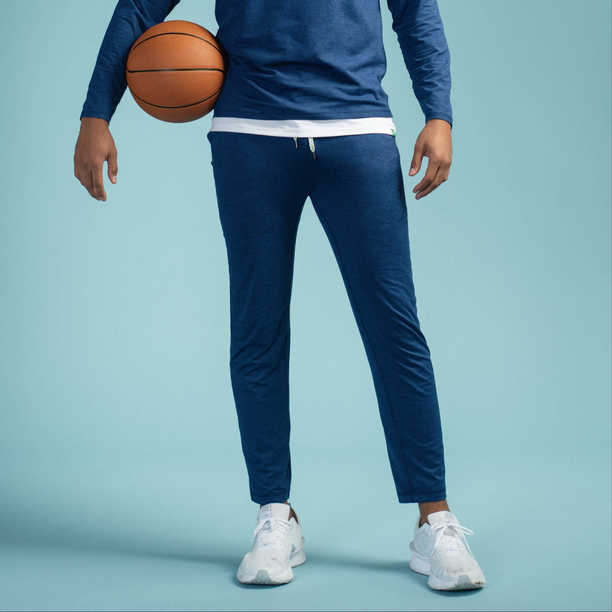 Athlete is 6'7" and is wearing size XL