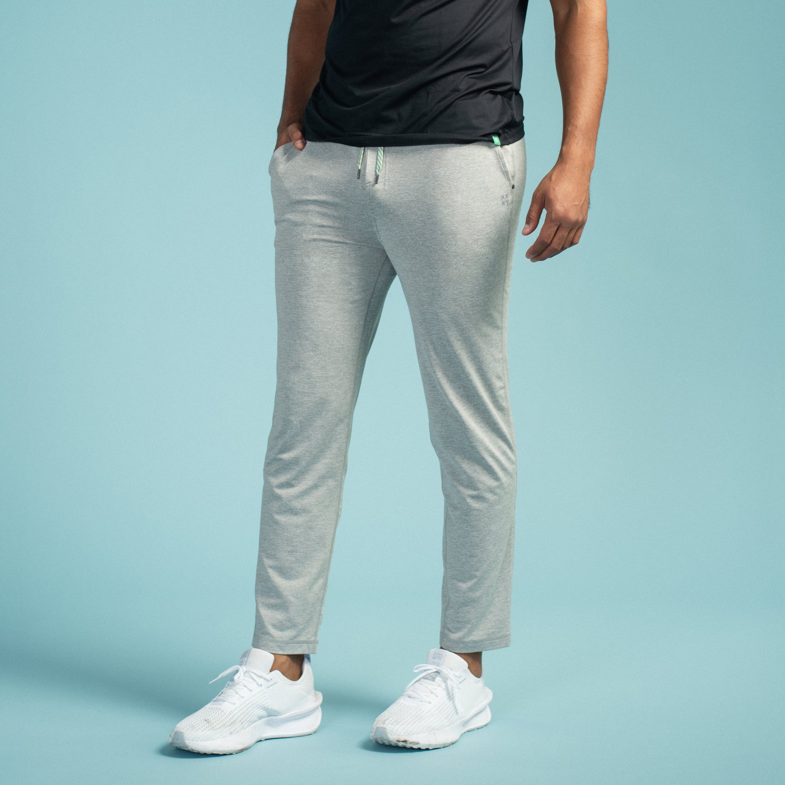 Athlete is 6'7" and is wearing size XL