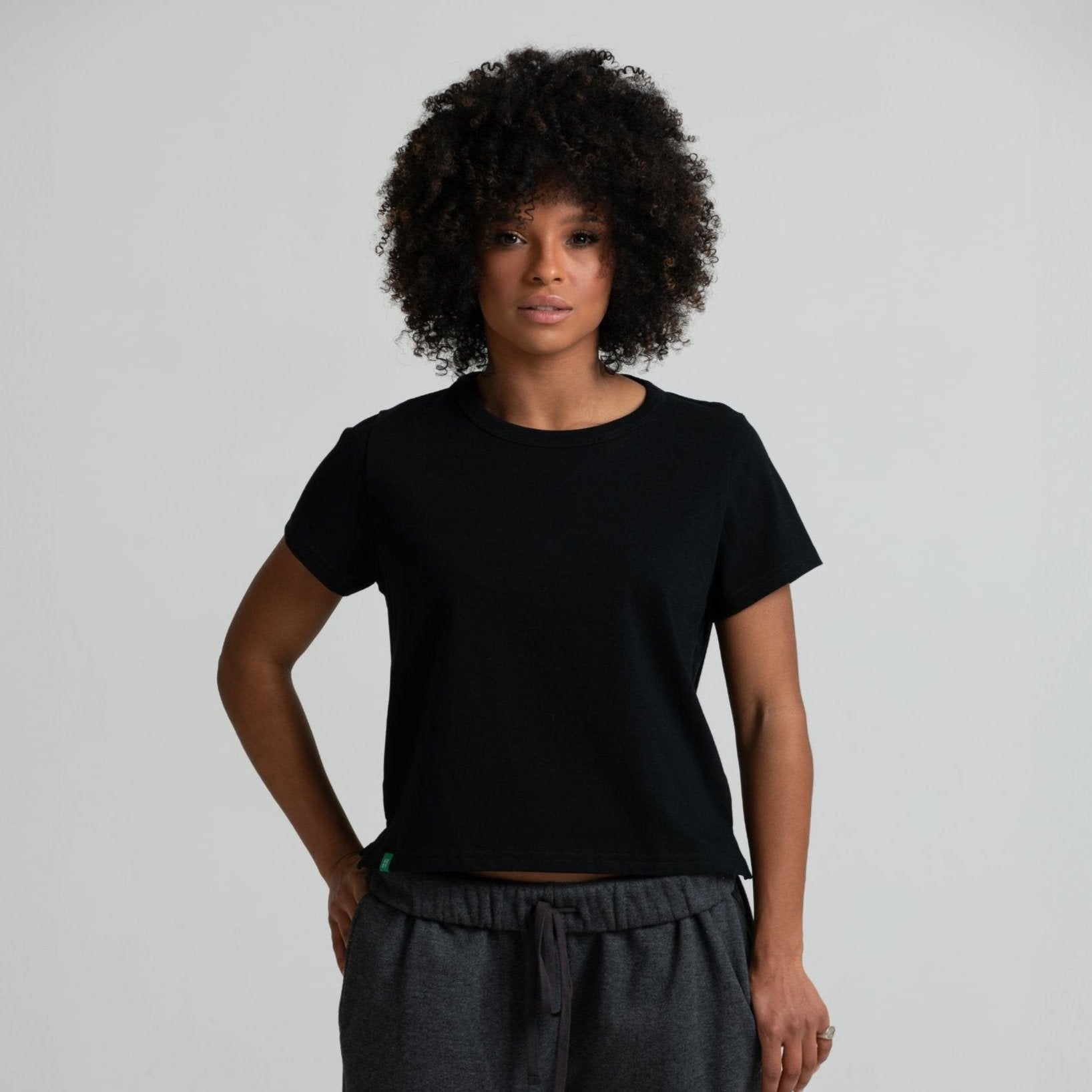 Athlete is 5'3" and is wearing size S