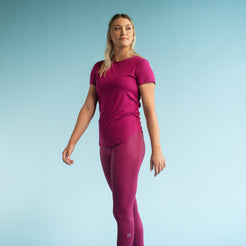 Athlete is 5'7" and is wearing size S