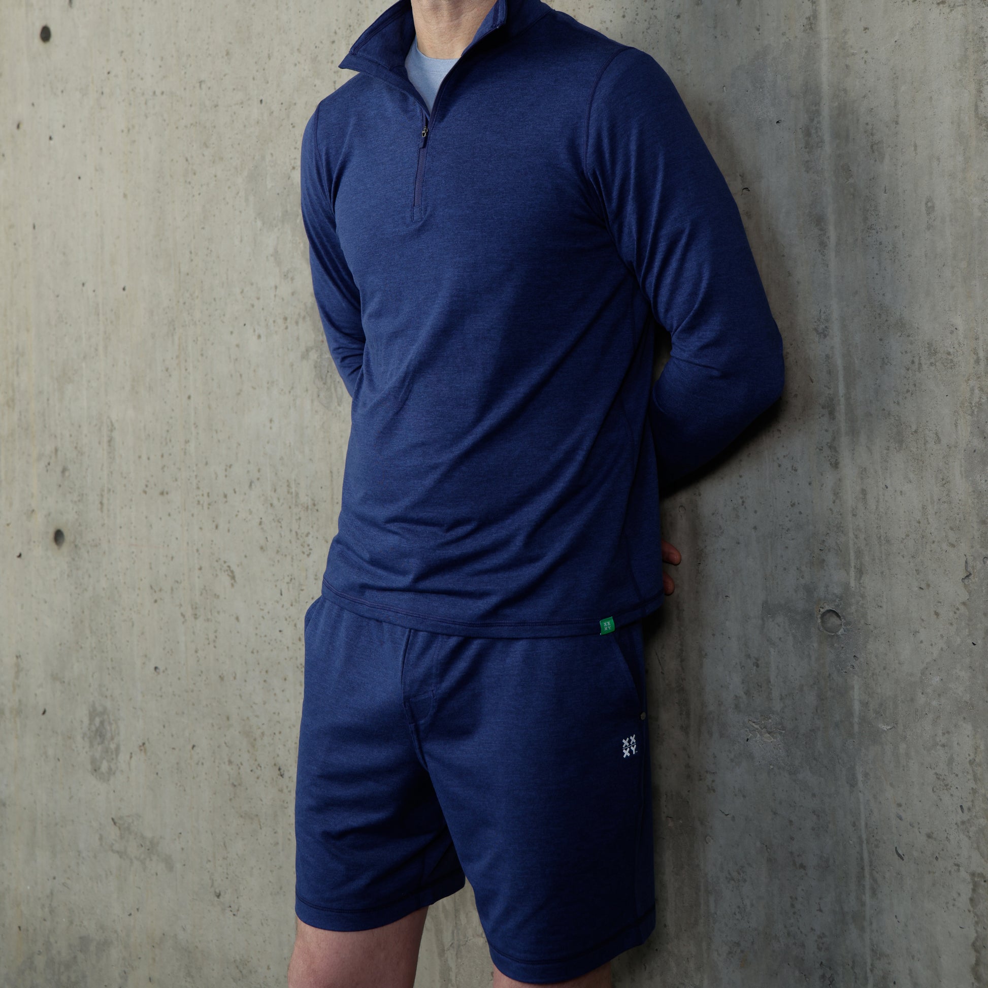 Athlete is 6'1" and is wearing size M