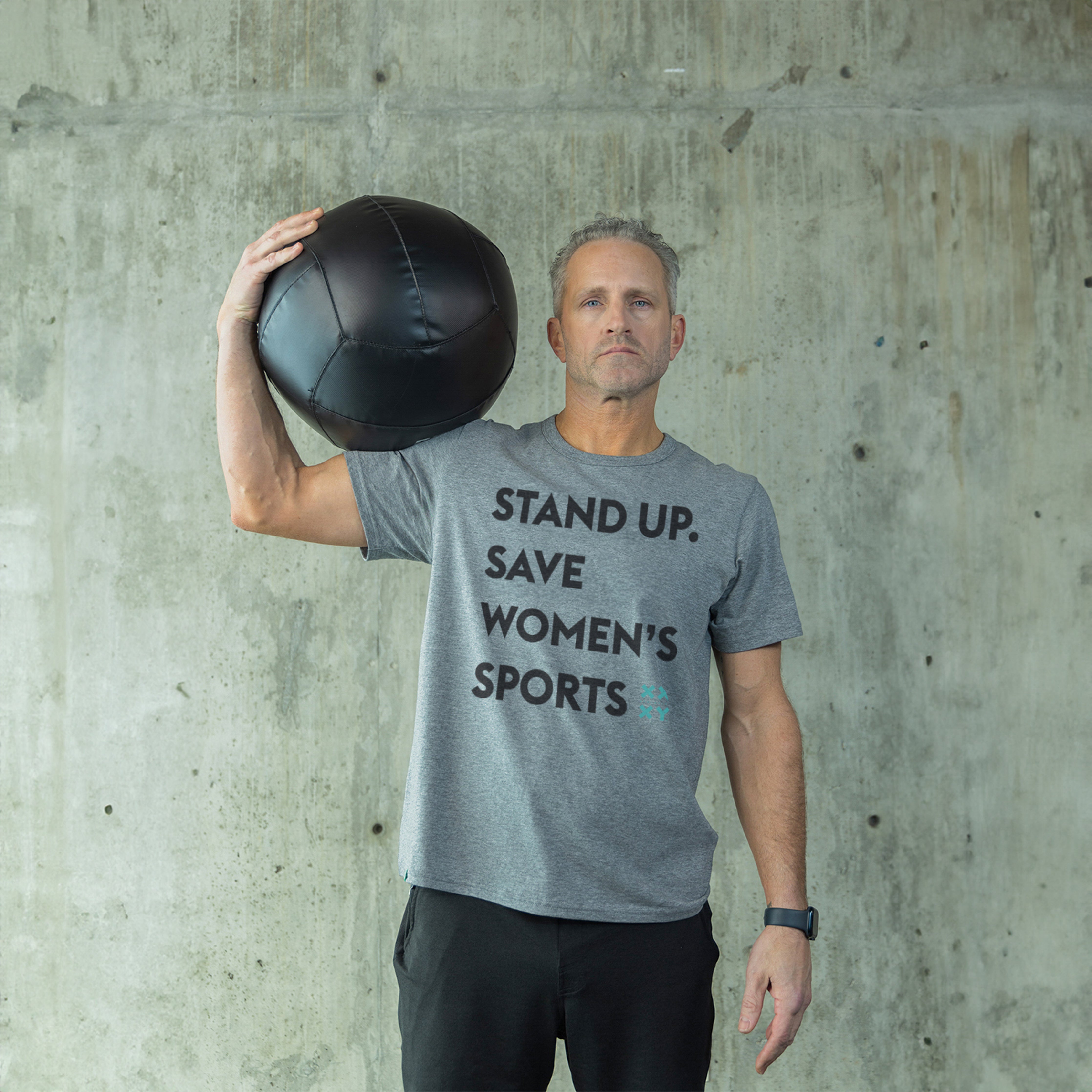 Athlete is 6'1" and is wearing size M